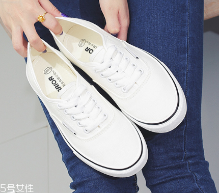 帆布鞋前面磨腳怎么辦？這幾招就能解決