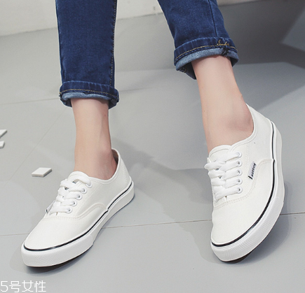 帆布鞋前面磨腳怎么辦？這幾招就能解決