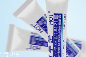 阿達(dá)帕林凝膠含激素嗎？