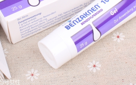 班賽和達(dá)芙文哪個(gè)好？去痘痘的好幫手