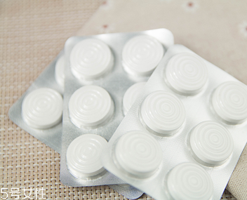 明治益生菌酸奶片好吃嗎？酸酸甜甜口感好