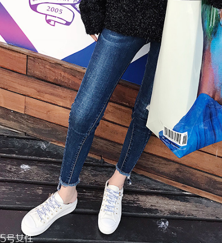 帆布鞋破洞了怎么補(bǔ)？帆布鞋修補(bǔ)方法