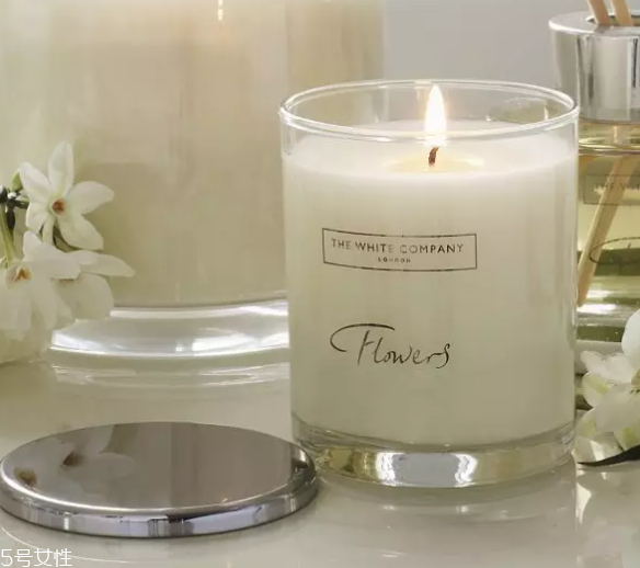 香薰蠟燭可以護膚嗎？燭油冷卻后能按摩肌膚