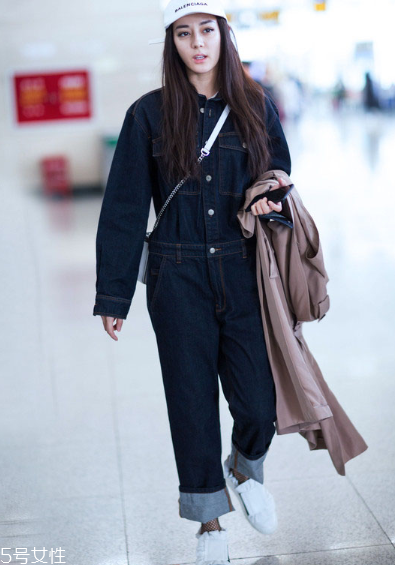 工裝連體褲怎么搭配？自帶摩登風(fēng)采