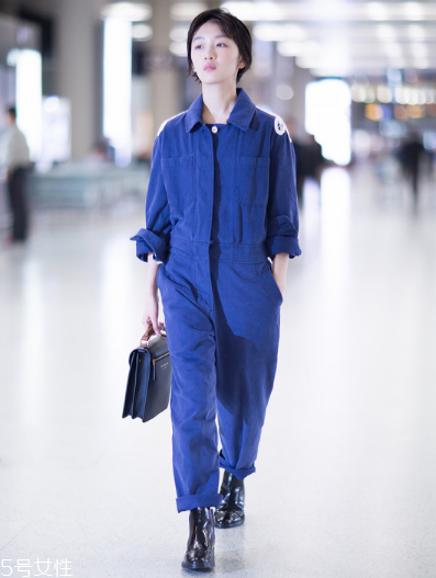 工裝連體褲怎么搭配？自帶摩登風(fēng)采