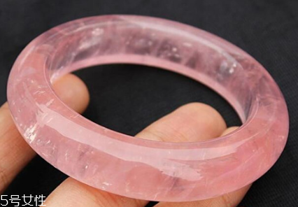 粉晶手鐲一般多少錢？高品質(zhì)多為上千元