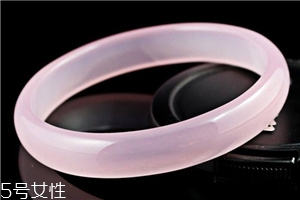 粉晶手鐲戴哪只手？左手才能發(fā)揮作用