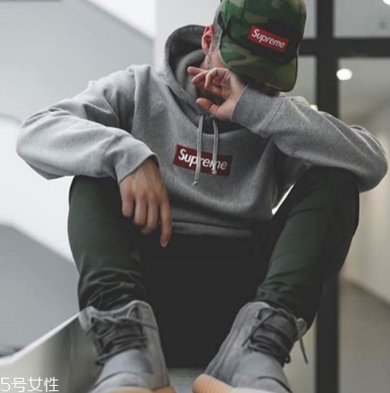 supreme衛(wèi)衣正品多少錢？全球哄搶的品牌