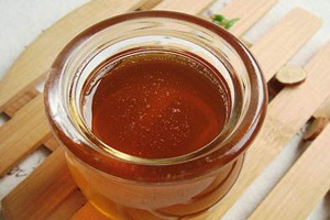 秋梨膏可以用開(kāi)水沖嗎 用低于六十度的溫水沖服