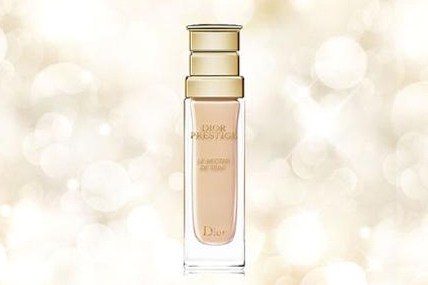 迪奧花蜜粉底液好用嗎？霧面美顏效果