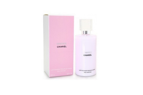 乳液可以涂眼睛嗎 涂抹乳液的注意事項(xiàng) 乳液可以涂眼睛嗎 涂抹乳液的注意事項(xiàng)