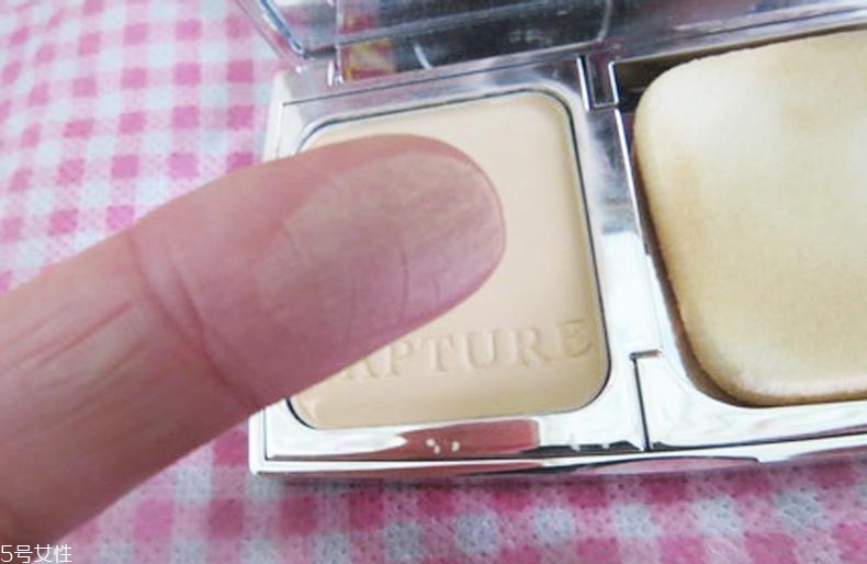 迪奧粉餅?zāi)目詈?？dior貴婦級(jí)御齡粉餅