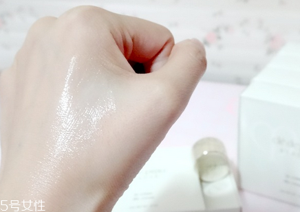 乳液和面霜的正確使用方法 日?；A(chǔ)護(hù)膚