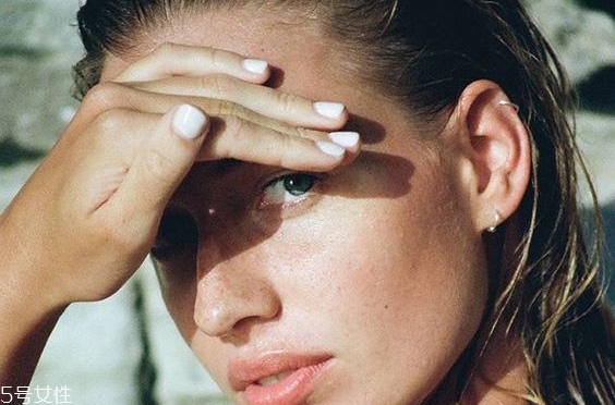 一張臉的防曬用量是多少？脖子上用多少防曬霜？