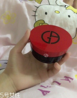 阿瑪尼和迪奧氣墊哪個好？迪奧花蜜氣墊vs阿瑪尼