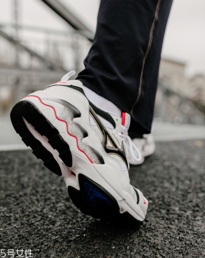 美津濃老爹鞋wave rider 1復刻版發(fā)售時間_多少錢？