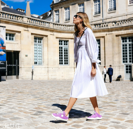 長袖連衣裙配什么鞋子？時髦又好看