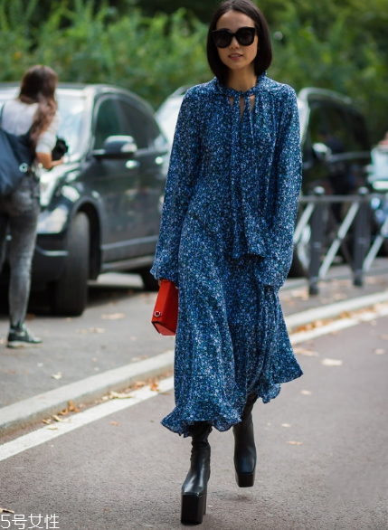 長袖連衣裙配什么鞋子？時髦又好看
