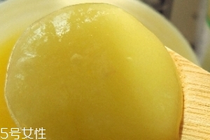 蜂王漿是什么味道？辣味跟酸味