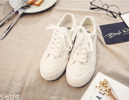 帆布鞋曬褪色了怎么辦？帆布鞋褪色別驚慌