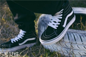 帆布鞋鞋幫發(fā)黃怎么辦？帆布鞋鞋幫要仔細(xì)清洗