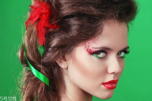 護(hù)發(fā)素沒洗干凈會(huì)怎樣？護(hù)發(fā)素殘留會(huì)導(dǎo)致脫發(fā)嗎？