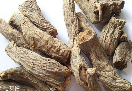 大黃可以泡腳嗎 大黃可以泡腳嗎