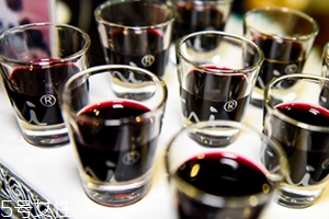 花青素和青花素是一樣的嗎？