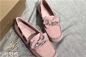 ugg豆豆鞋多少錢一雙？ugg也有單鞋