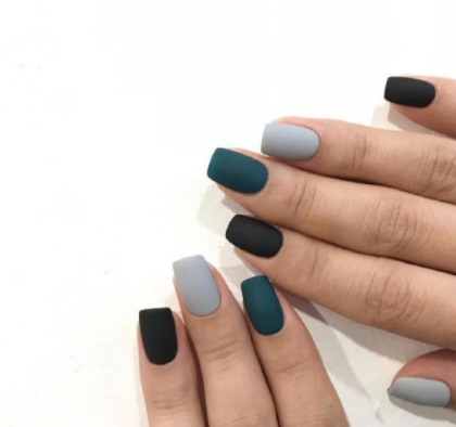 涂一次指甲油多久卸掉？最好是半個(gè)月卸掉