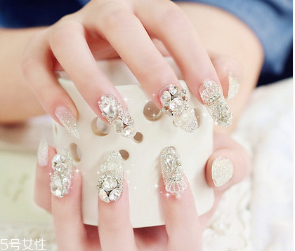 新娘美甲需要哪些工具？新娘美甲diy全攻略
