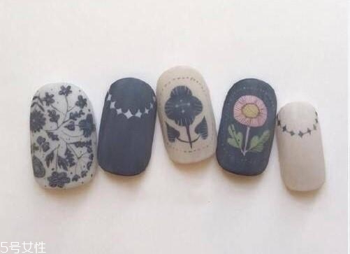 美甲容易掉是因為什么？指甲沒有磨光滑