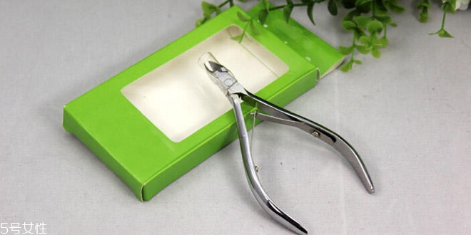 新娘美甲需要哪些工具？新娘美甲diy全攻略