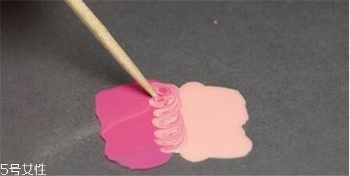 可撕指甲油哪個(gè)牌子好？女神都愛的六款健康指甲油