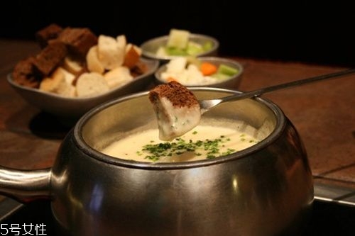 法式長棍面包怎么吃 3種切法2種餡料 法式長棍面包怎么吃 3種切法2種餡料