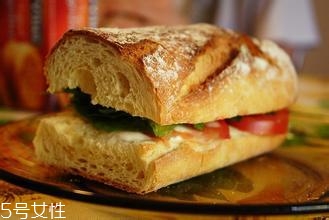 法式長棍面包怎么吃 3種切法2種餡料 法式長棍面包怎么吃 3種切法2種餡料