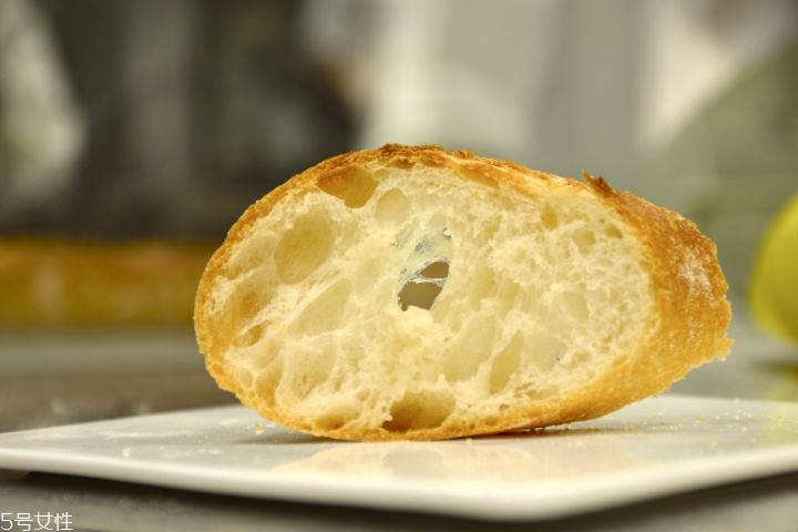 法式長棍面包怎么吃 3種切法2種餡料 法式長棍面包怎么吃 3種切法2種餡料