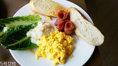 法式長棍面包怎么吃 3種切法2種餡料 法式長棍面包怎么吃 3種切法2種餡料