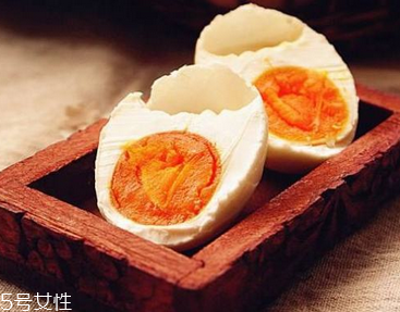 咸鴨蛋是腌制食品嗎？做法是腌制