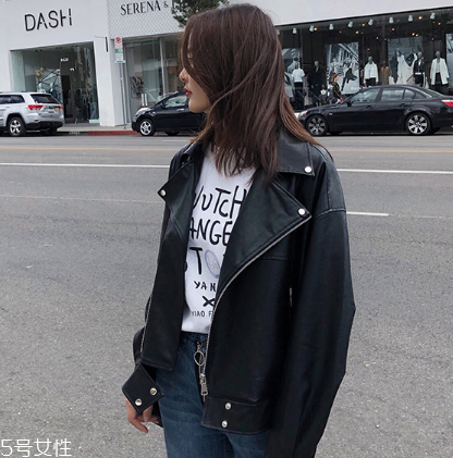 皮衣起褶子怎么辦？皮衣穿著要注意