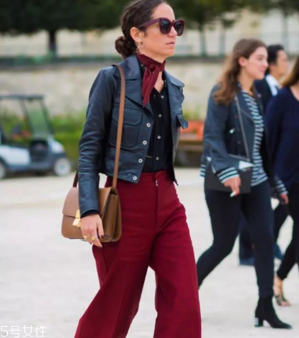 皮衣有油漬怎么去除？千萬不能水洗