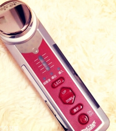 城野醫(yī)生超聲波美容儀怎么用？具備四大功效