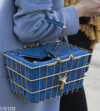 savas包包多少錢？設(shè)計感爆棚的包袋