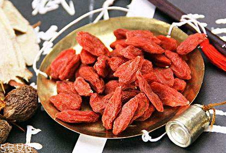 鎖陽可以和枸杞泡酒嗎 泡酒方法 鎖陽可以和枸杞泡酒嗎 泡酒方法