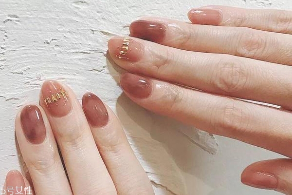 2018溫柔系美甲圖片 連男神都說(shuō)好看的5款溫暖美甲