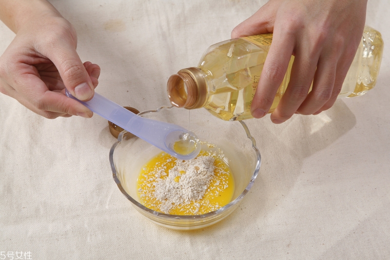 雞蛋護膚方法 怎么用雞蛋護膚 雞蛋護膚方法 怎么用雞蛋護膚