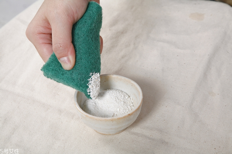 雞蛋護膚方法 怎么用雞蛋護膚 雞蛋護膚方法 怎么用雞蛋護膚