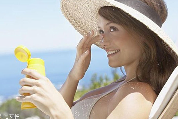 物理防曬霜適合什么人？對(duì)油皮不太友好