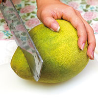 柚子皮有什么妙用 柚子皮的用處和用法 柚子皮有什么妙用 柚子皮的用處和用法