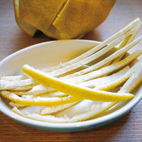 柚子皮有什么妙用 柚子皮的用處和用法 柚子皮有什么妙用 柚子皮的用處和用法